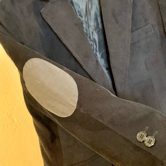 Boys Black suit jacket. Worn once -totally adorable. - Picture 6 of 13